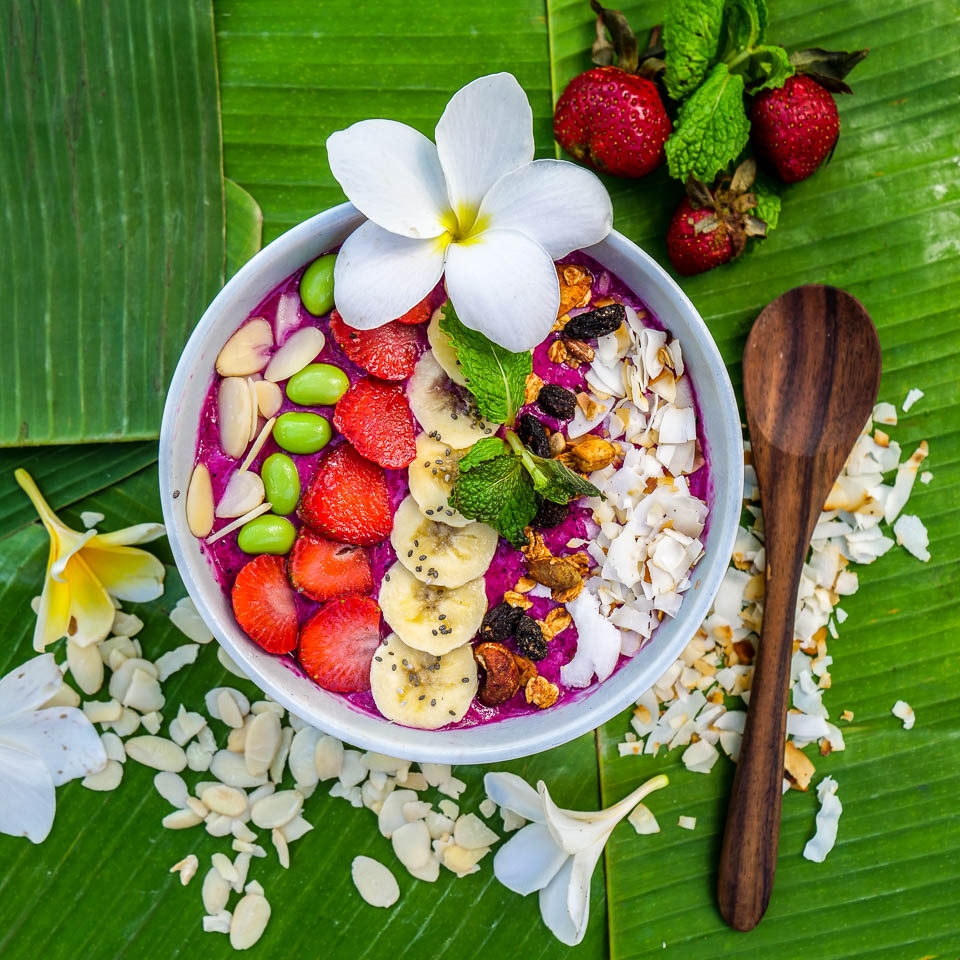 Breakfast smoothie bowl